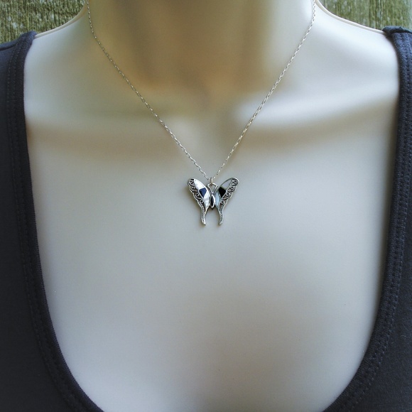 Mother of pearl sterling butterfly necklace NWOT - Picture 3 of 6